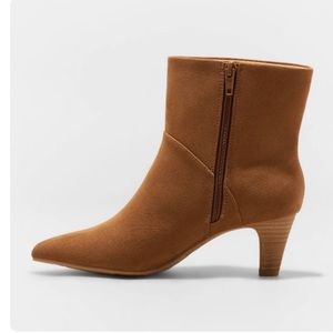 Brand new Brown memory foam size 10 boots